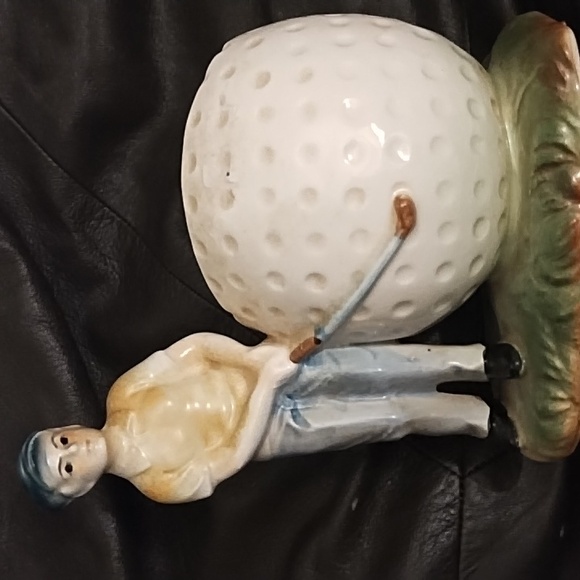 Man playing golf - Picture 2 of 4